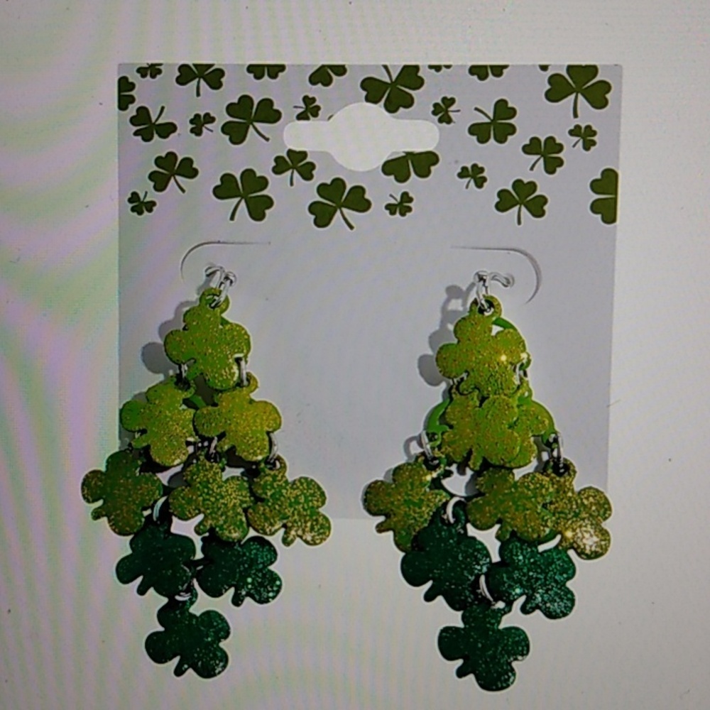 * CLEARANCE * Kohl's Green Shamrock Earrings